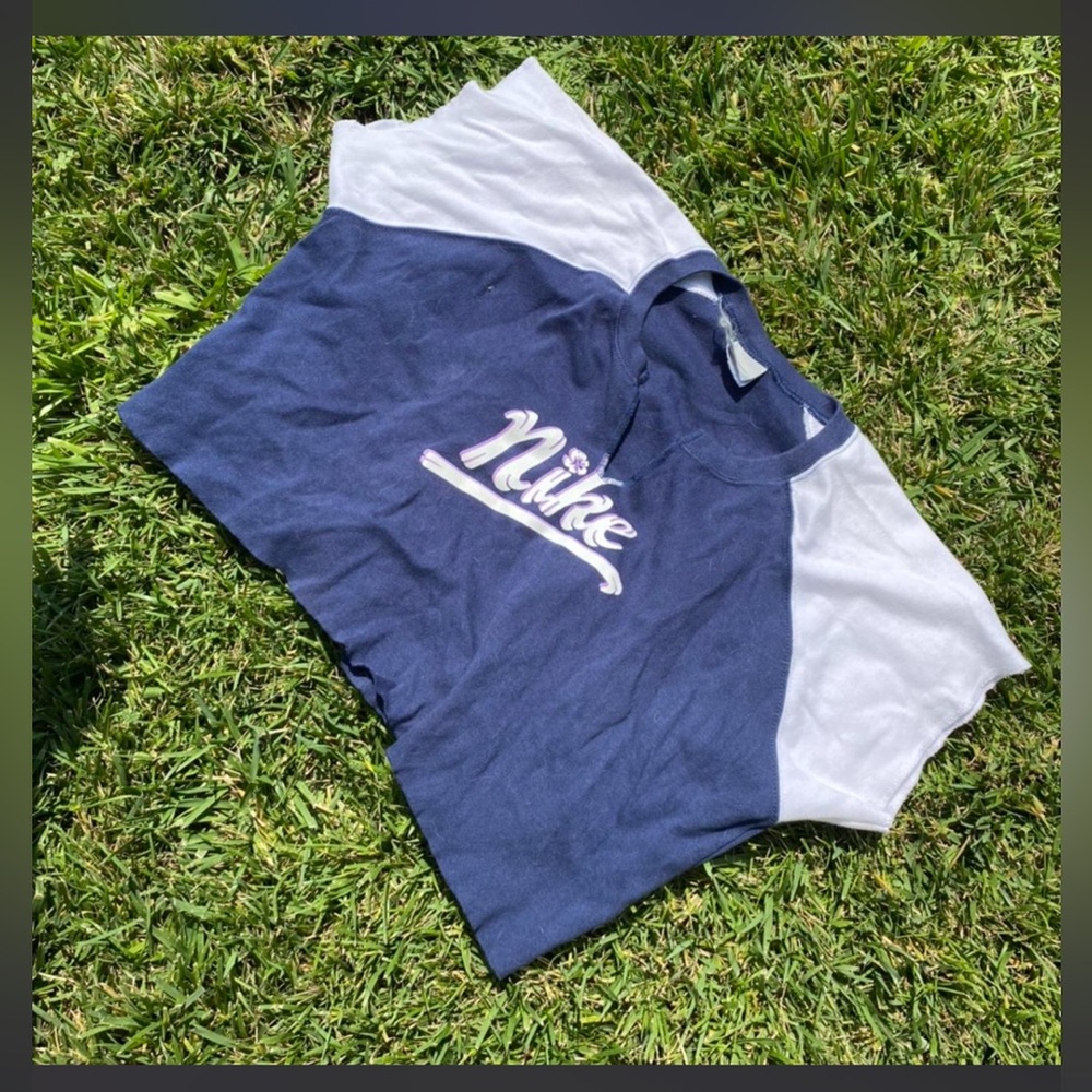 vintage Nike Tee, oversized cropped size small